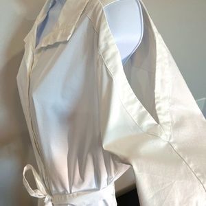 Chico's Size 3 Extra Long Cold Shoulder Blouse